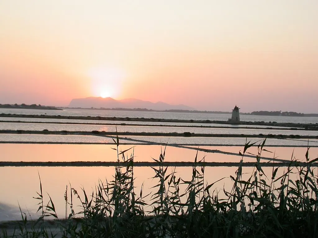 مارسالا Bed And Breakfast Albatros 2*,  إيطاليا